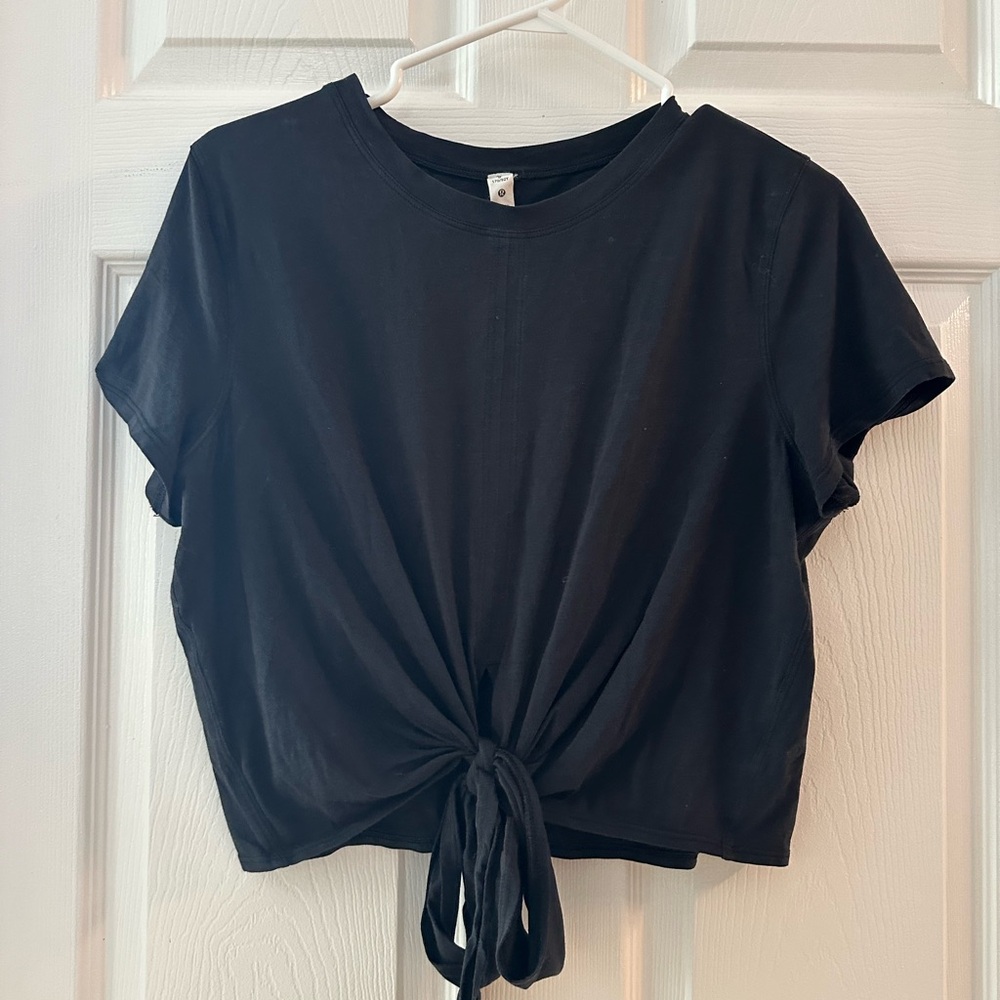 lululemon athletica Black Knot-Front Crop Top